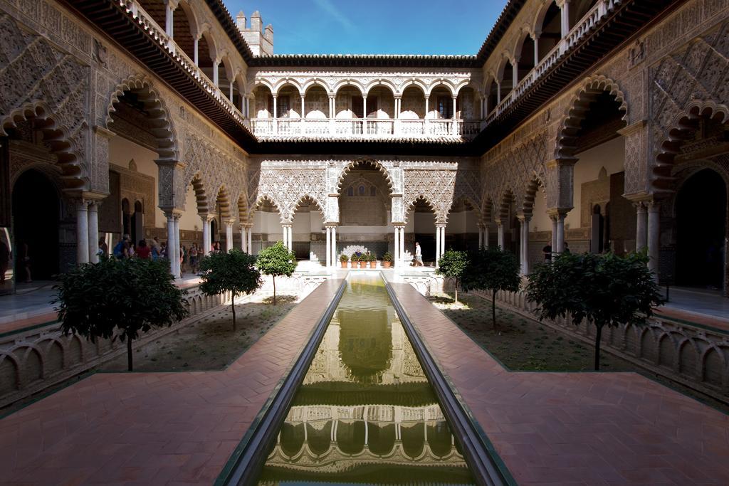Apartamentos Mariscal Sevilla Bagian luar foto