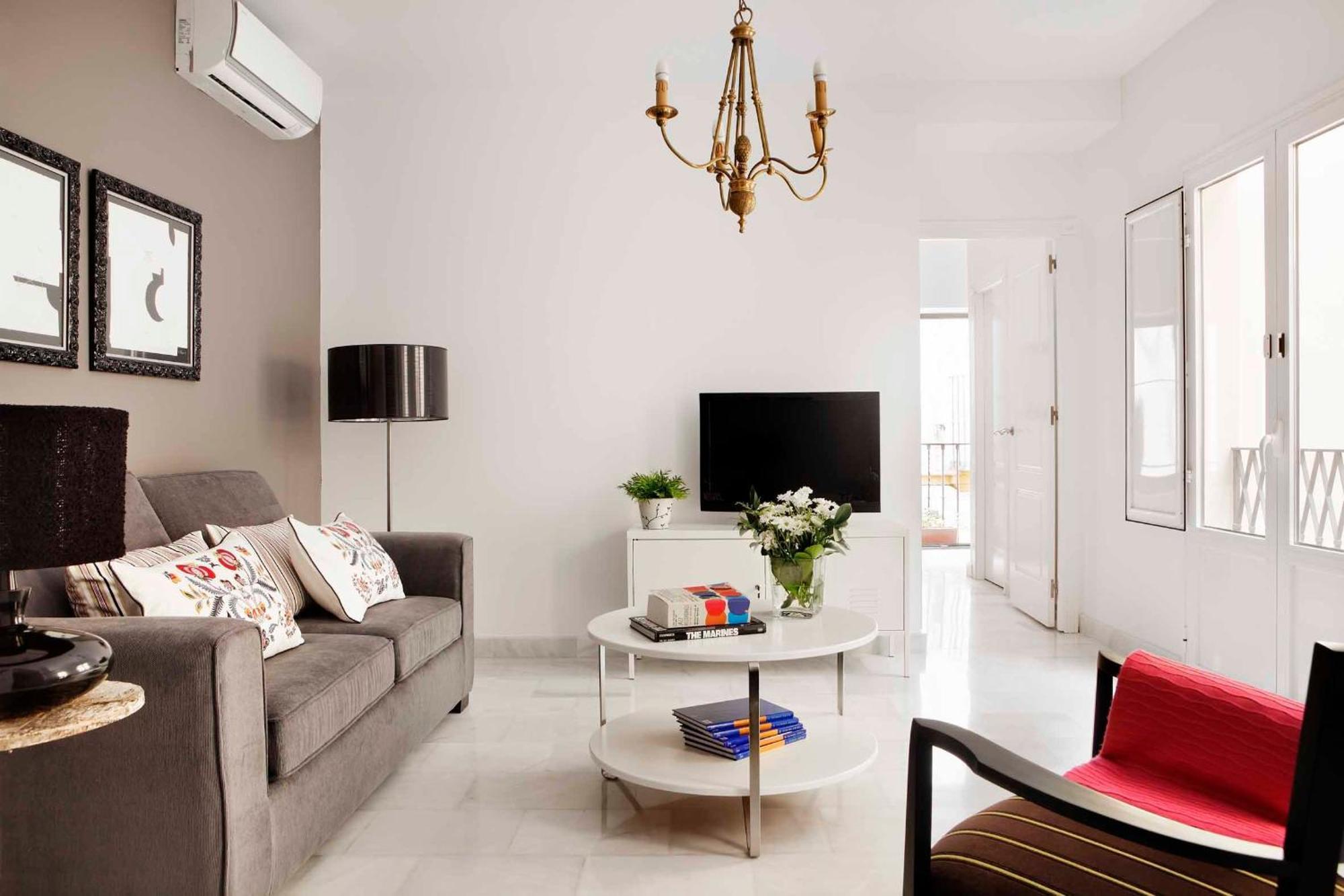 Apartamentos Mariscal Sevilla Bagian luar foto