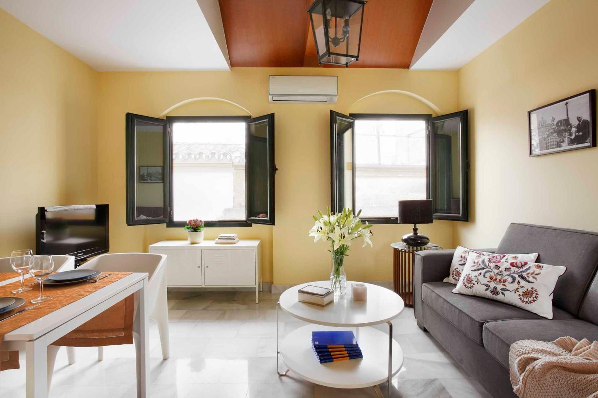 Apartamentos Mariscal Sevilla Bagian luar foto