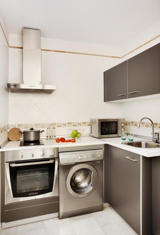 Apartamentos Mariscal Sevilla Bagian luar foto