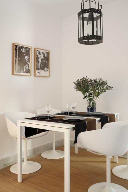 Apartamentos Mariscal Sevilla Ruang foto