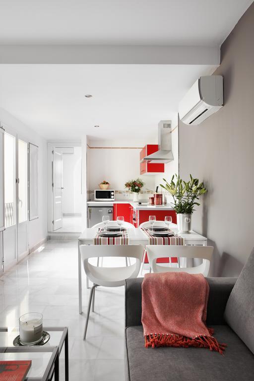 Apartamentos Mariscal Sevilla Bagian luar foto