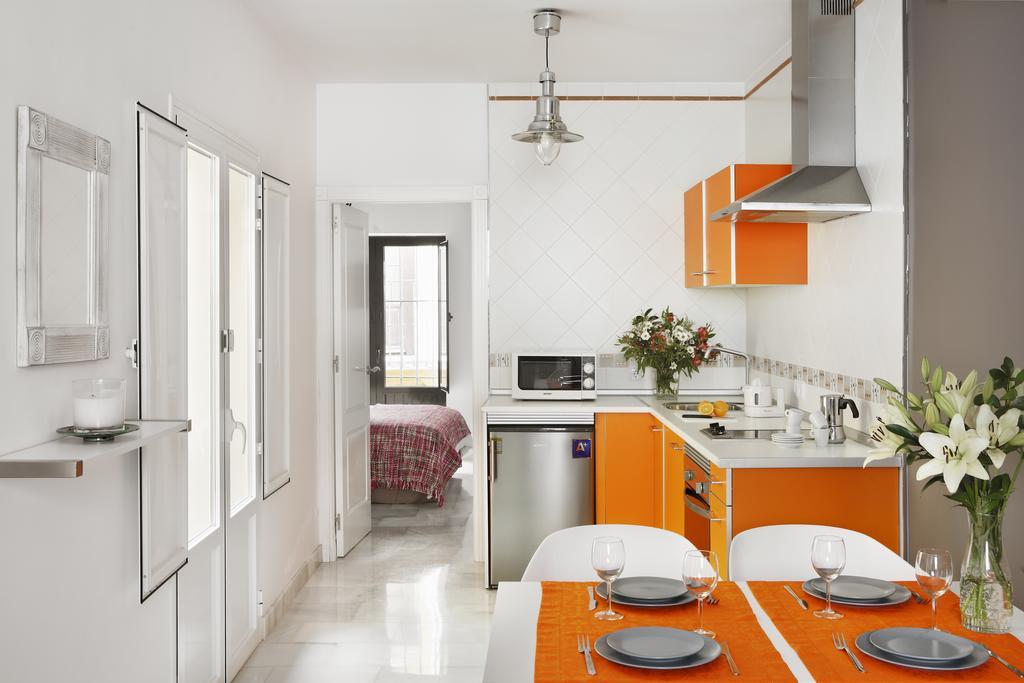 Apartamentos Mariscal Sevilla Ruang foto