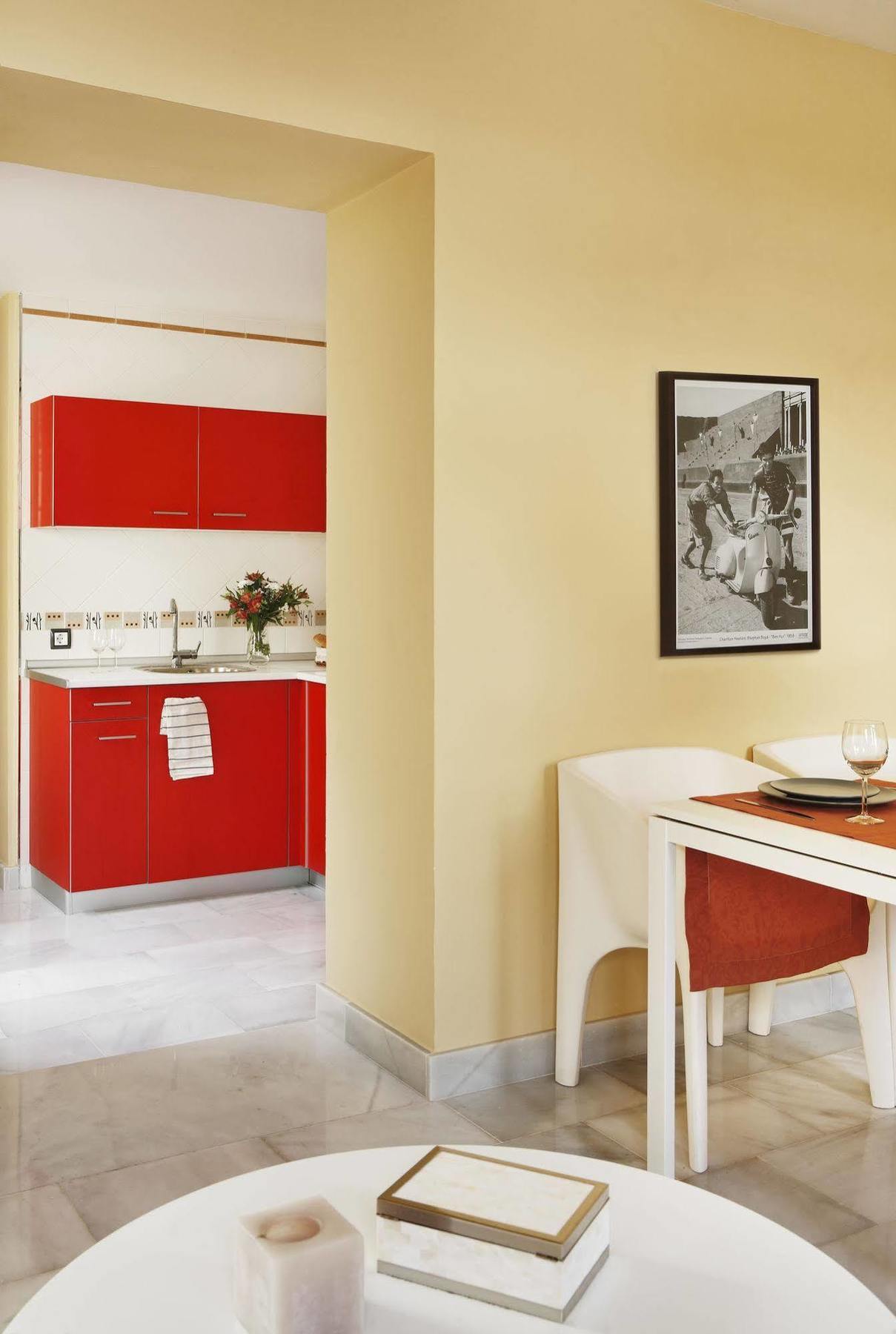 Apartamentos Mariscal Sevilla Bagian luar foto